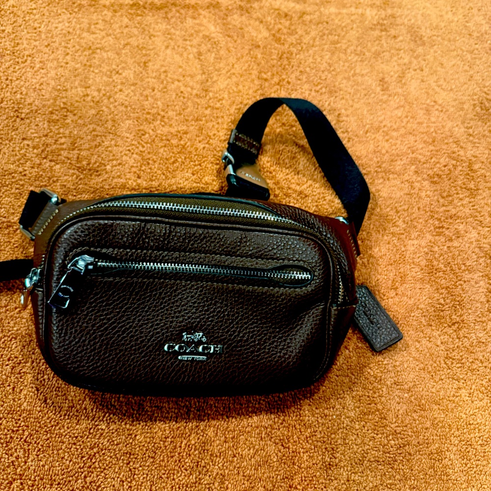 Small authentic coach Fanny pack, new